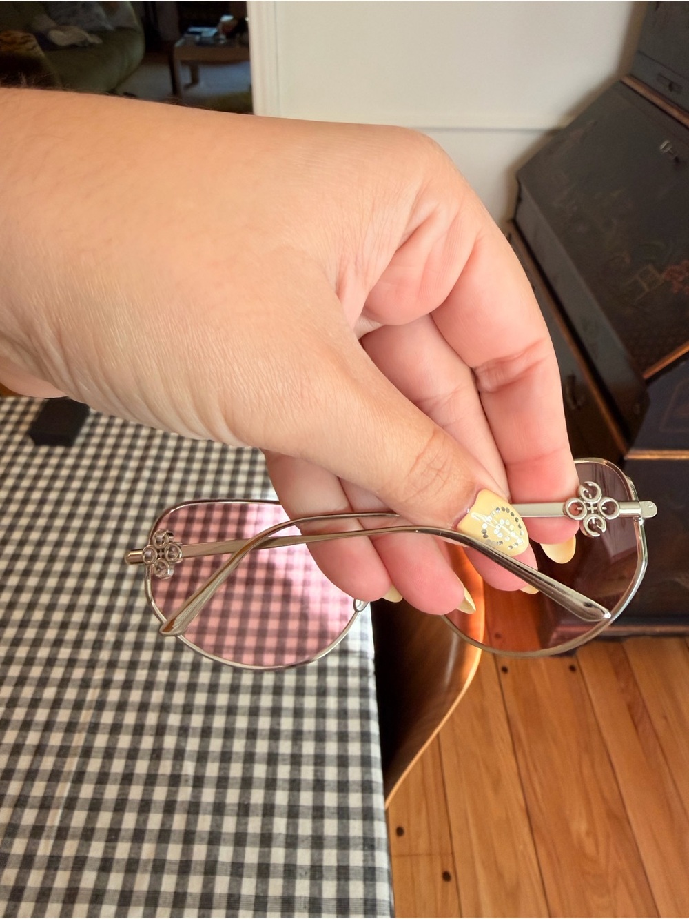 Guizio x Quay Oversized Shield Sunglasses - Women Accessories - Picture 4 of 6